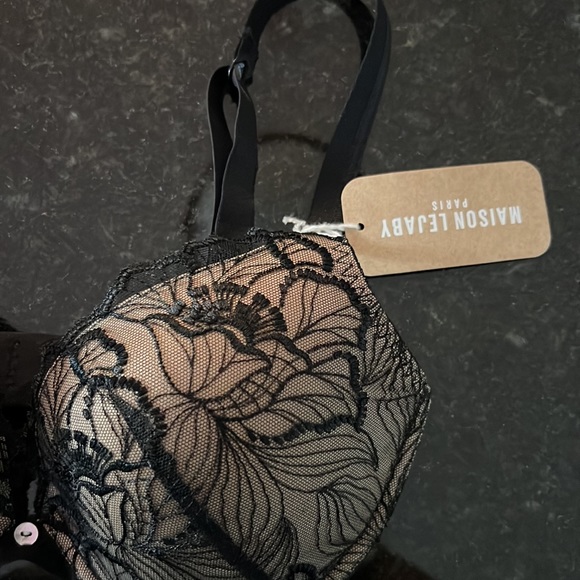 Black moulded push up bra - Picture 3 of 6